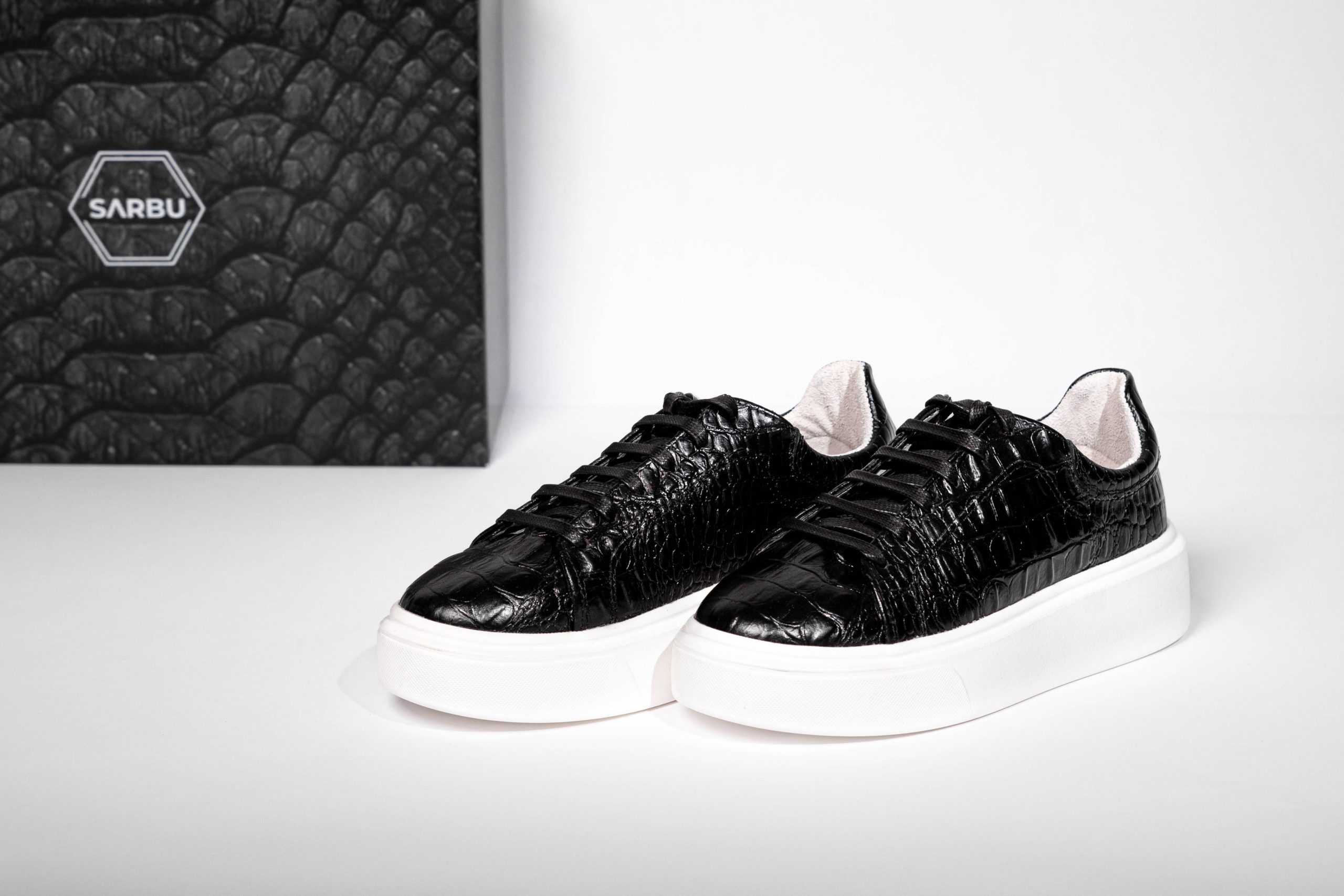 Low sneakers AM101/10