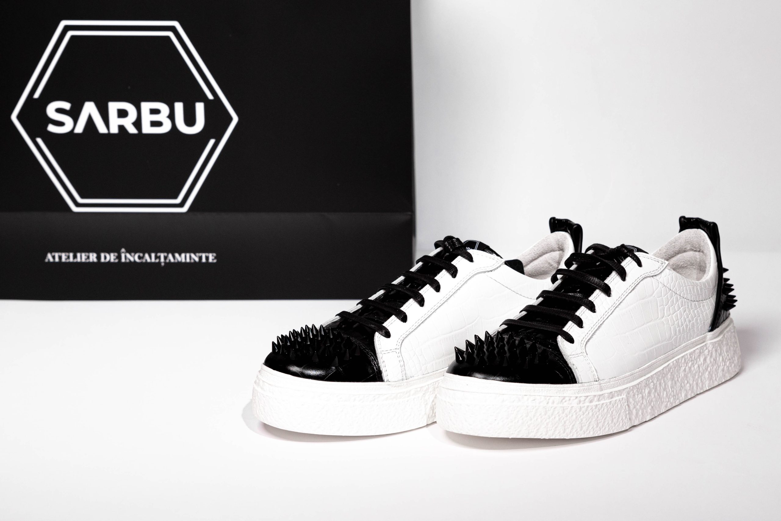 Low sneakers LB100/04