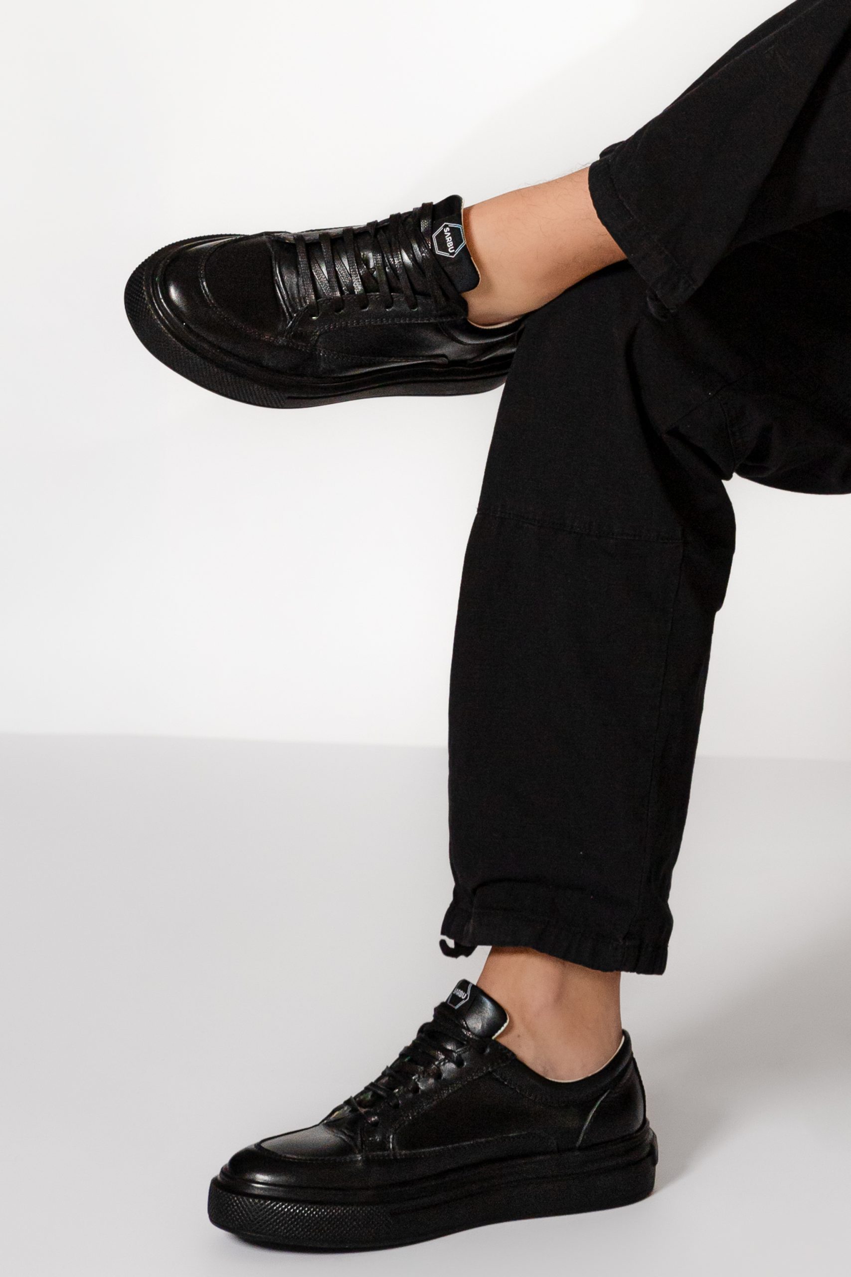 Low sneakers MJ100/06