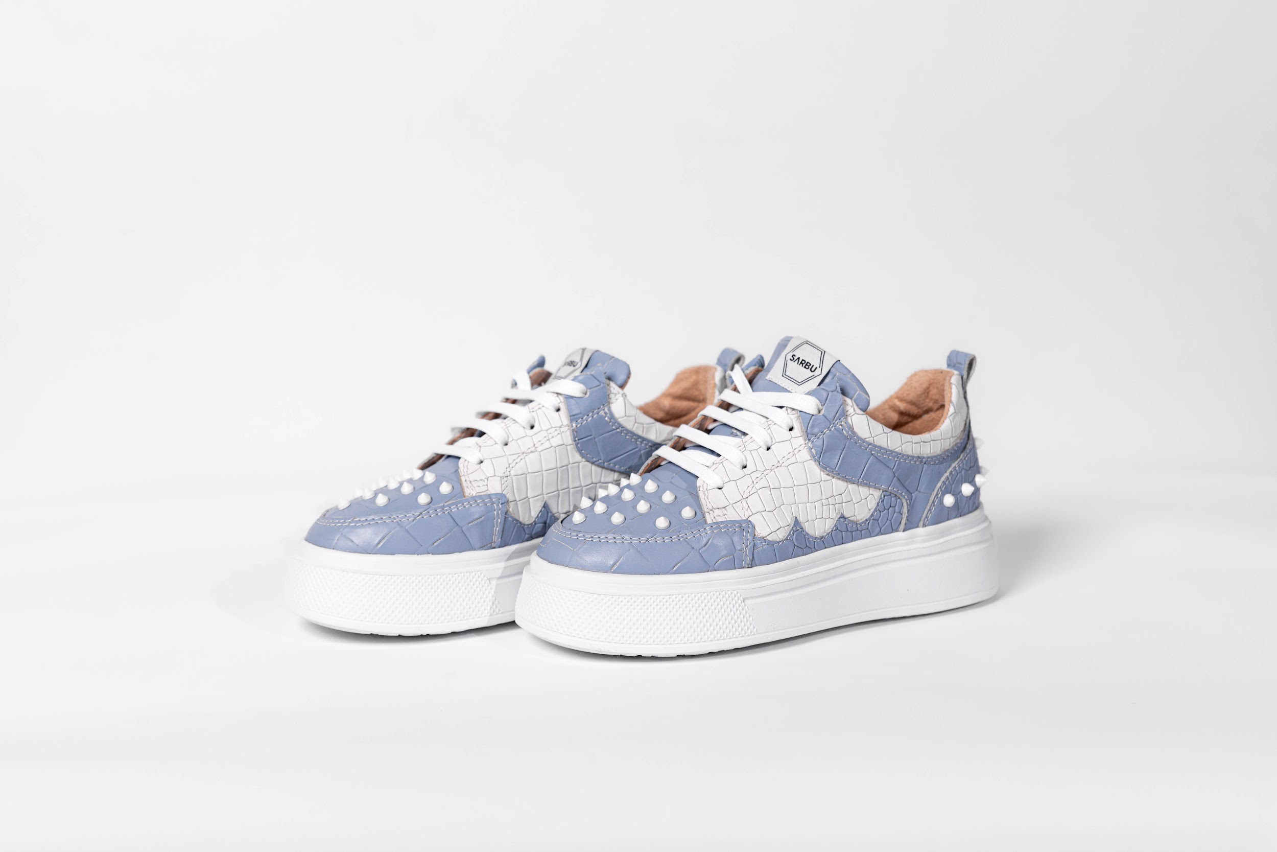 Low sneakers A20-102-01