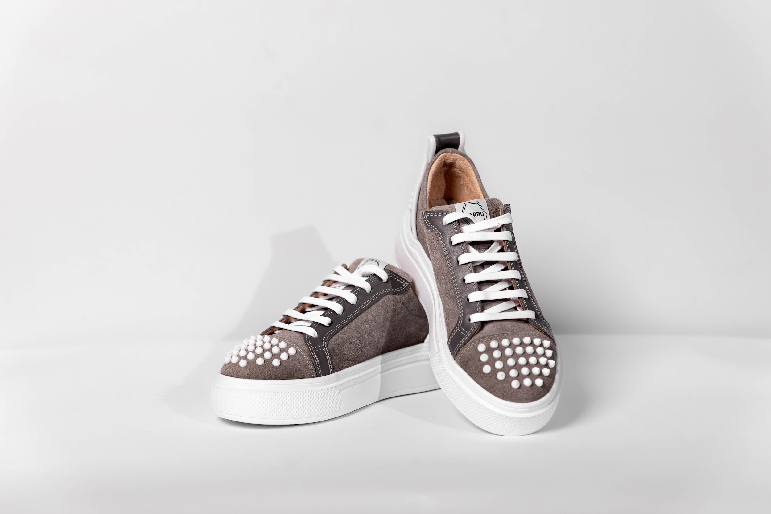 Low sneakers LB102-02