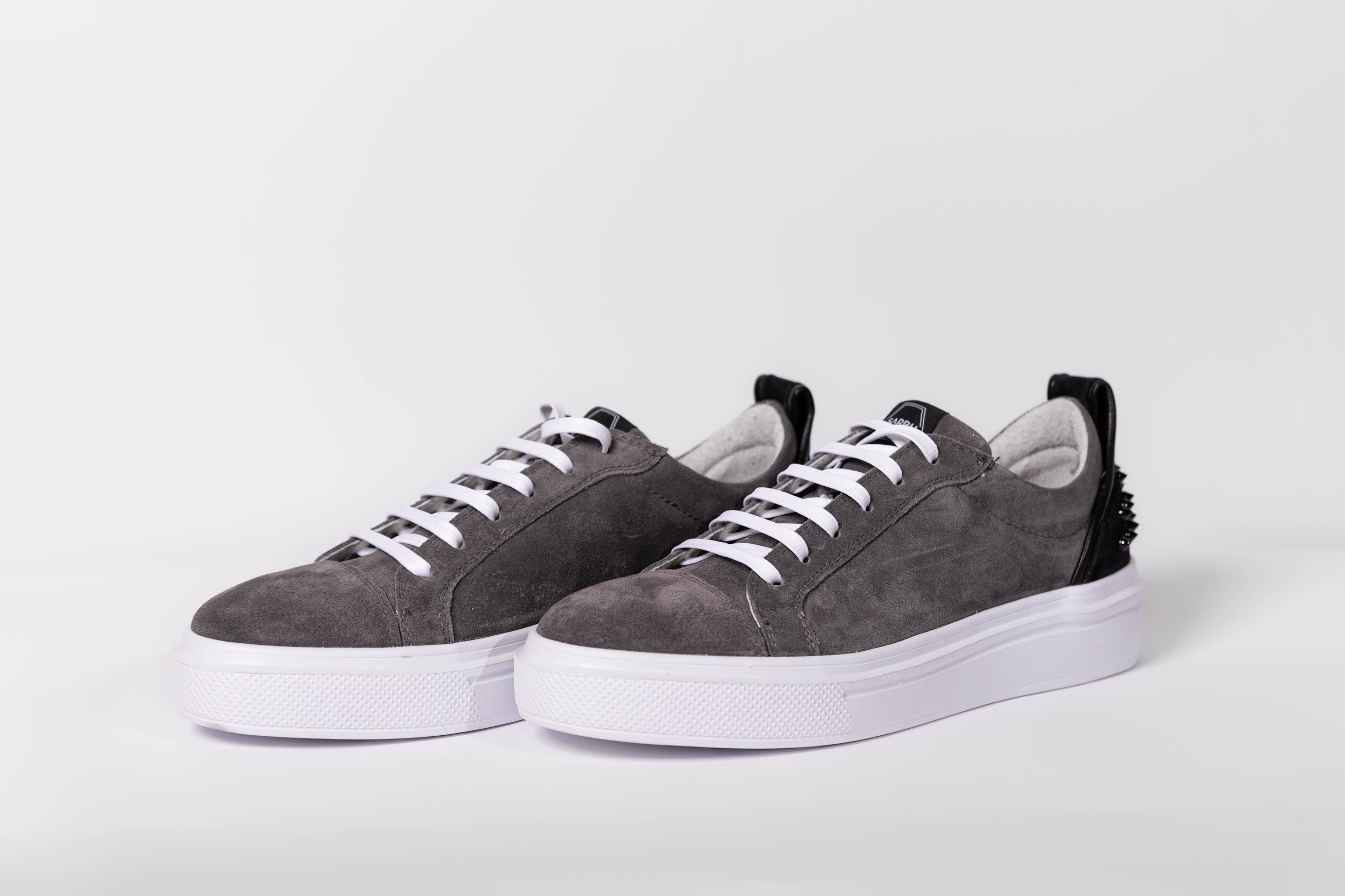 Low sneakers LB102-03