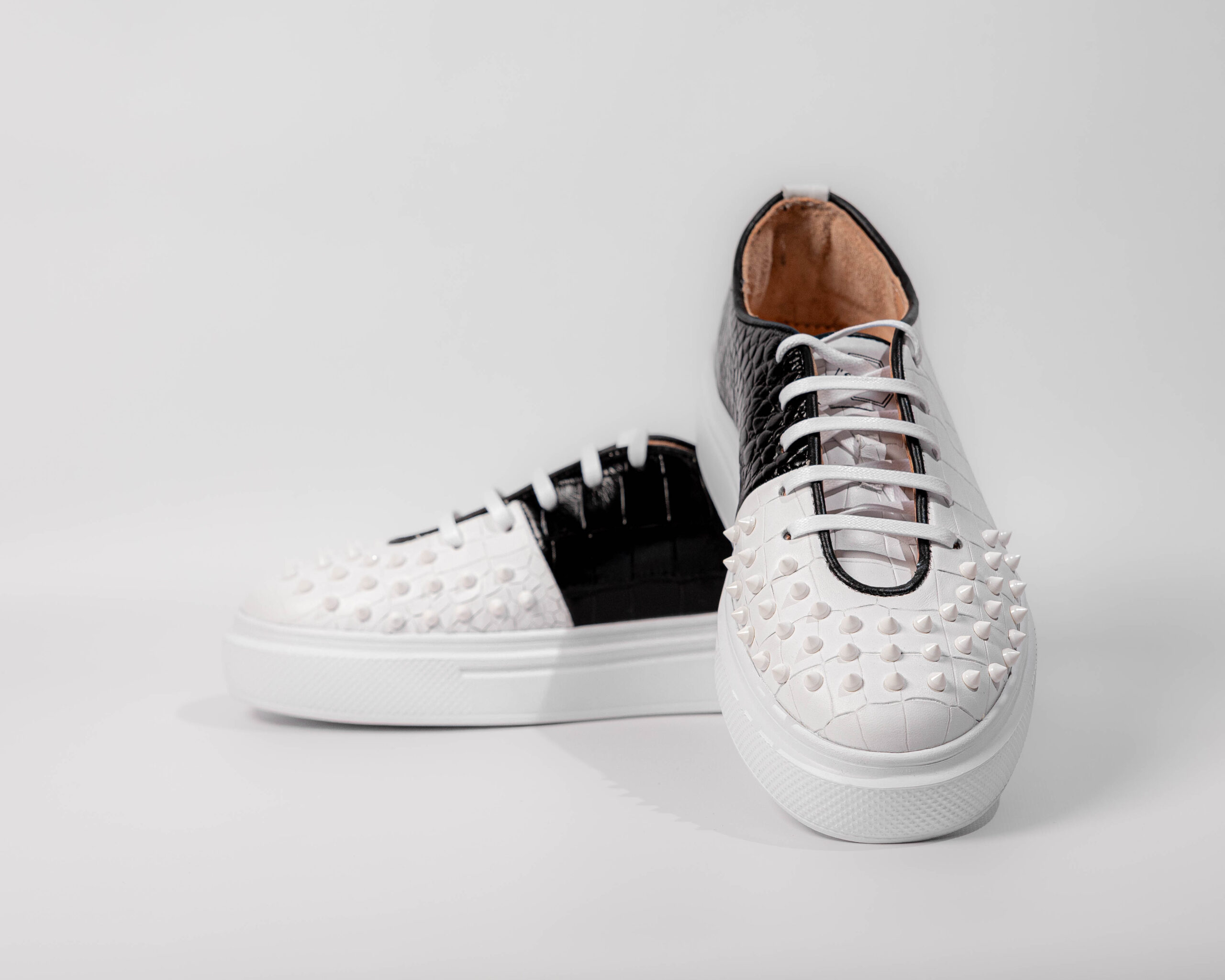 Low sneakers GG102-01